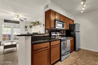 Photo #4: 6585613 Listing