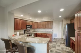 Photo #6: 6586017 Listing 