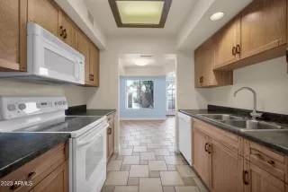 Photo #4: 6586429 Listing