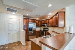 Photo #2: 6586568 Listing