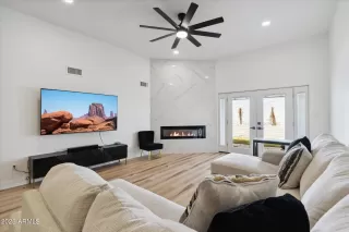 Photo #2: 6586720 Listing