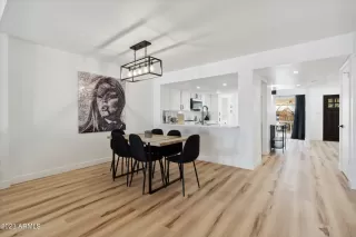 Photo #5: 6586720 Listing