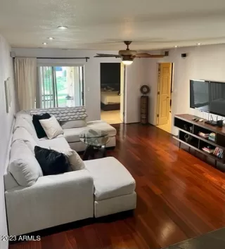 Photo #4: 6586840 Listing 