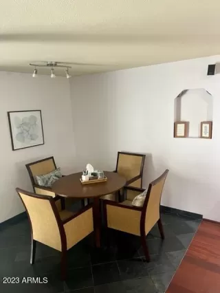 Photo #6: 6586840 Listing 