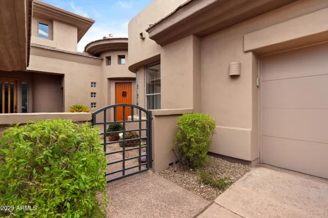 MLS: 6586991 Condo For Sale