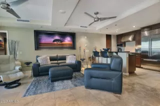 Photo #2: 6587209 Listing