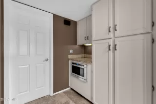 Photo #6: 6587657 Listing