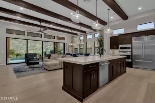 Photo #4: 6587743 Listing 