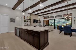 Photo #5: 6587743 Listing 