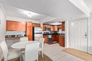 Photo #4: 6587745 Listing 