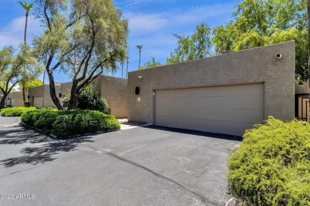 MLS: 6587750 Condo For Sale