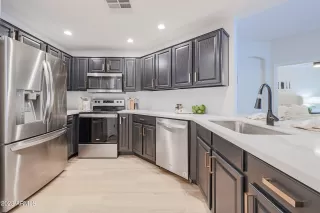 Photo #3: 6588325 Listing