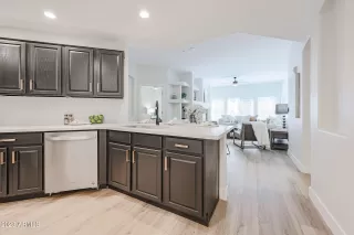 Photo #4: 6588325 Listing