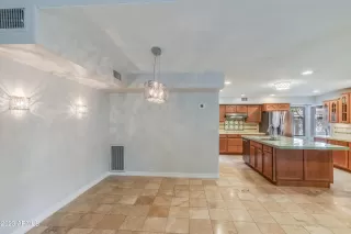 Photo #6: 6588495 Listing