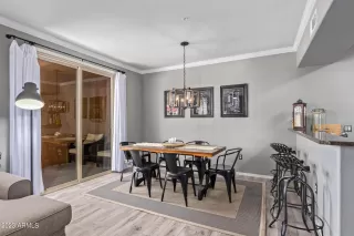 Photo #5: 6588558 Listing