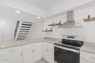 Photo #5: 6588651 Listing 