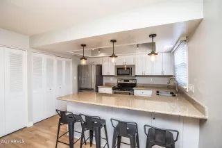 Photo #2: 6588817 Listing