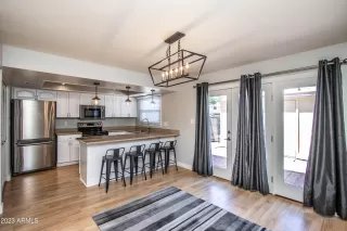 Photo #3: 6588817 Listing