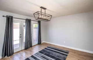 Photo #5: 6588817 Listing