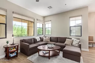 Photo #4: 6588991 Listing