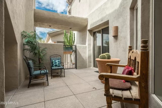 MLS: 6589038 Condo For Sale