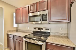 Photo #3: 6589255 Listing