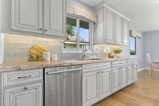 Photo #3: 6589822 Listing