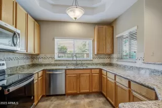 Photo #5: 6589885 Listing