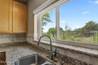 Photo #6: 6589885 Listing