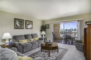 Photo #2: 6589905 Listing 