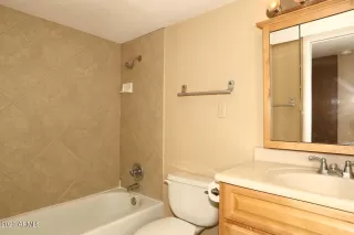 Photo #6: 6590288 Listing