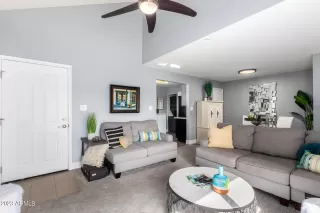 Photo #6: 6590774 Listing