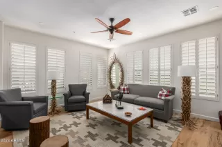 Photo #5: 6590830 Listing