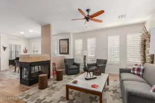 Photo #6: 6590830 Listing