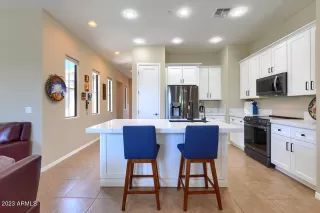 Photo #4: 6590894 Listing