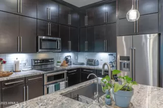 Photo #6: 6591337 Listing