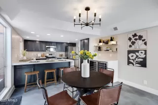 Photo #4: 6591400 Listing