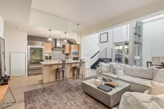 Photo #5: 6591463 Listing 