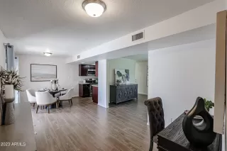 Photo #2: 6591792 Listing