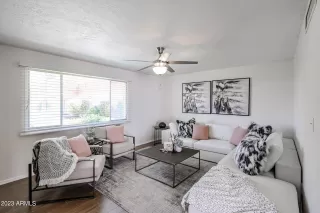 Photo #5: 6591792 Listing