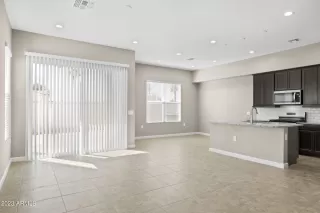 Photo #5: 6591994 Listing 