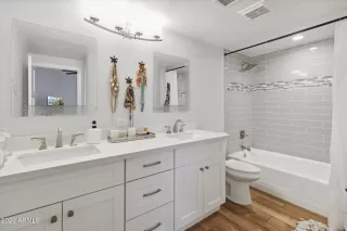 Photo #3: 6592291 Listing