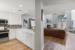 Photo #5: 6592291 Listing