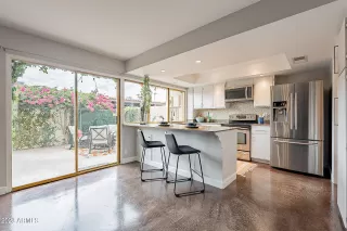 Photo #4: 6592502 Listing 