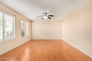 Photo #5: 6592699 Listing