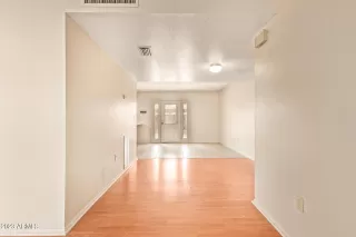 Photo #6: 6592699 Listing