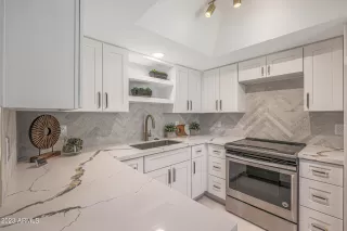 Photo #3: 6592835 Listing
