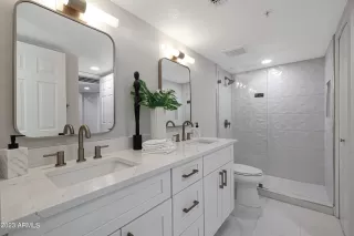 Photo #5: 6592835 Listing