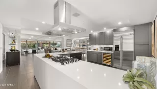 Photo #5: 6592933 Listing