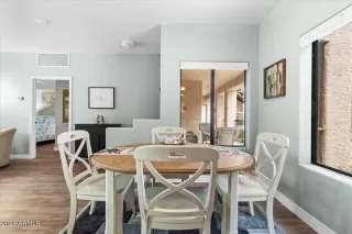Photo #4: 6592997 Listing